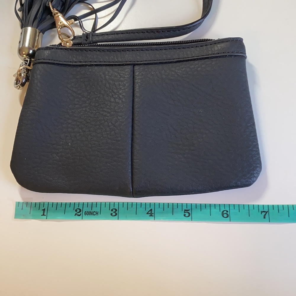 Black Tassel Wristlet - Picture 7 of 9